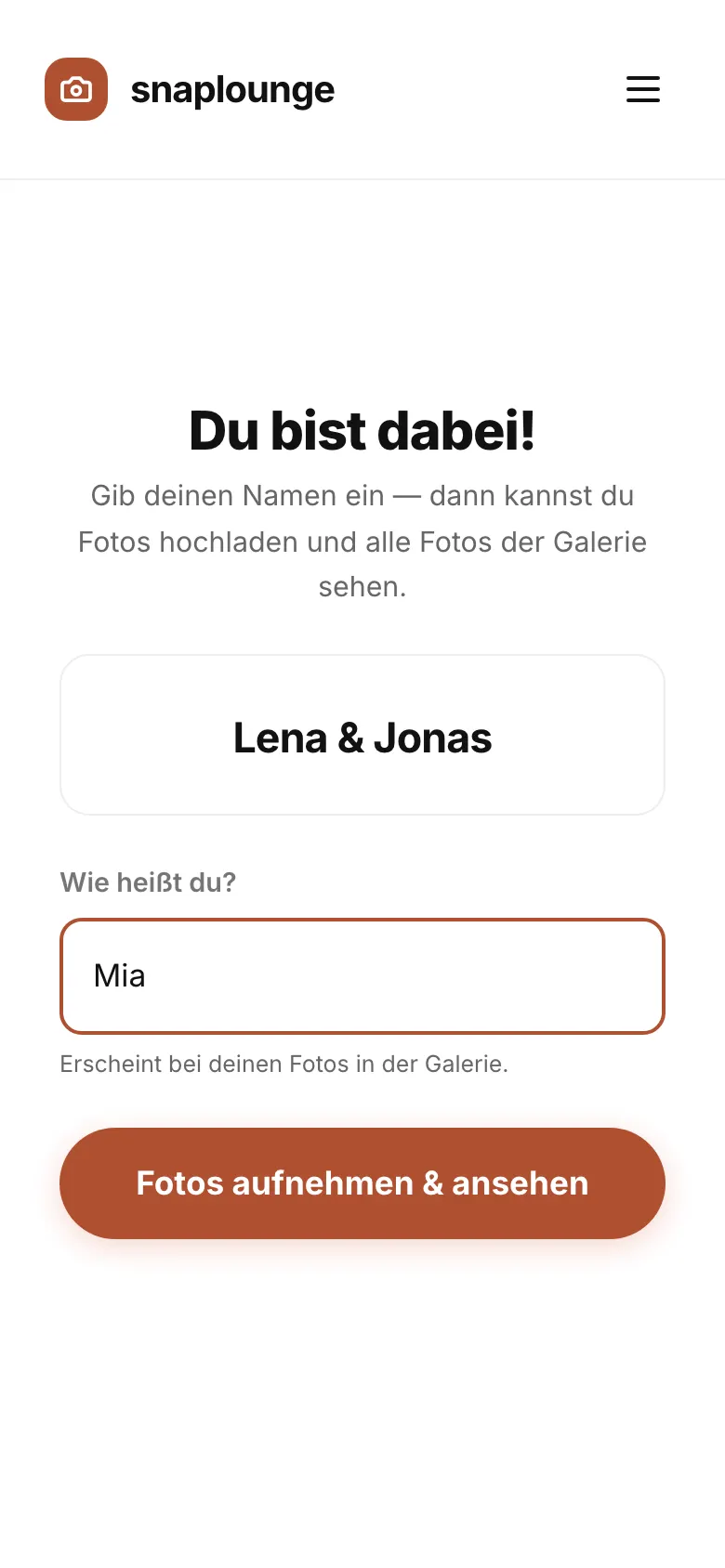 Bild aus der App: Unter „Wie heißt du?“ gibst du deinen Vornamen ein und tippst auf „Fotos aufnehmen & ansehen“.