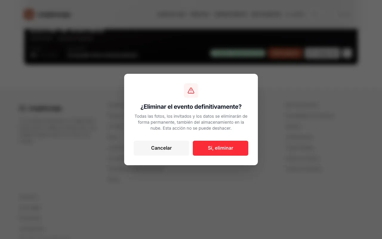 Imagen de la app: Confirma con „Sí, eliminar“. Fotos, invitados y datos se eliminan al instante y de forma definitiva, también del almacenamiento en la nube.