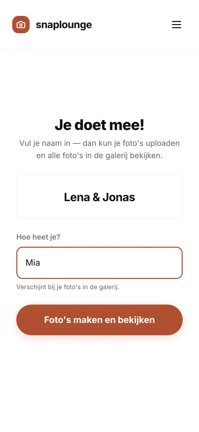 Beeld uit de app: Onder “Hoe heet je?” vul je je voornaam in en tik je op „Foto's maken en bekijken“.