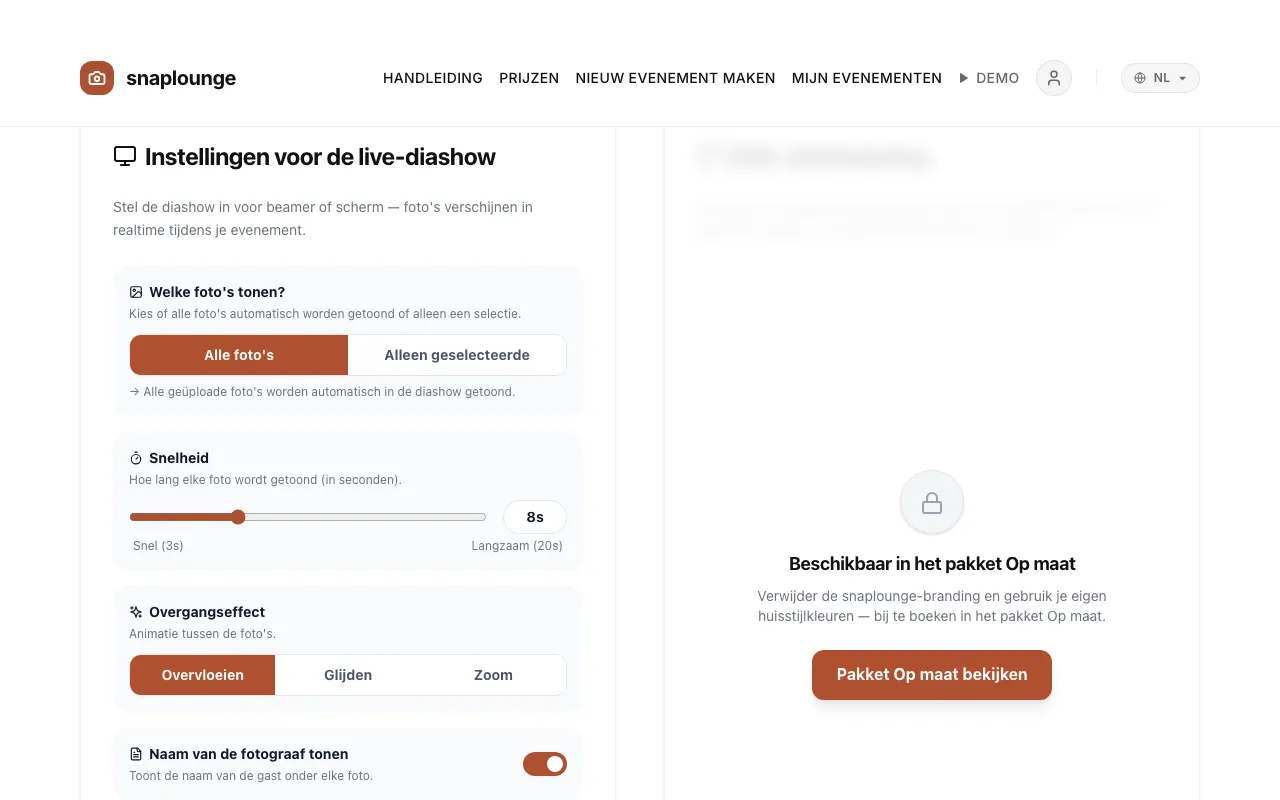 Beeld uit de app: Alles stel je in via het evenementbeheer onder “Instellingen voor de live-diashow”: welke foto's lopen, snelheid (3–20 seconden), overgang, naam van de fotograaf en ingeblende QR-code.